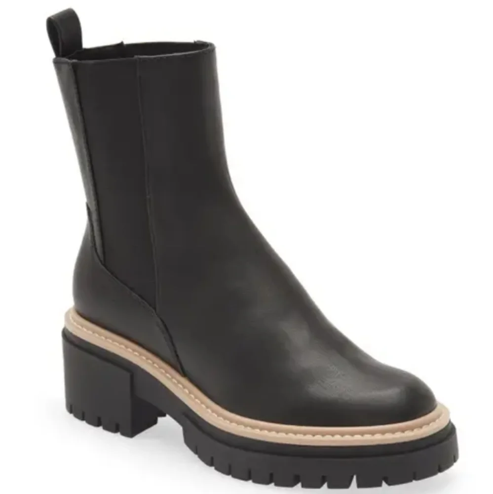 Black Chelsea Lug‑Sole Ankle Boot with Contrast Welt